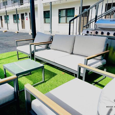 Апартаменти The Moose #8 - Modern Luxe Loft With King Bed & Free Parking & Wifi Мемфіс Екстер'єр фото